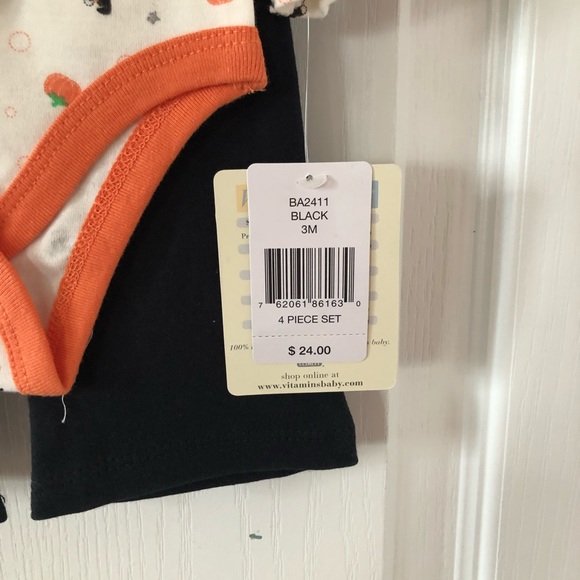 Baby Halloween 4 Piece Set - Picture 2 of 4